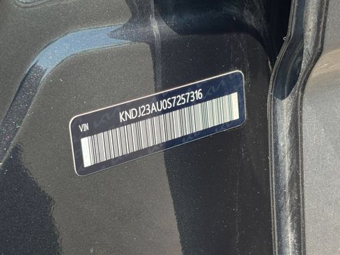 Used 2025 Kia Soul LX w/ LX Technology Package FWD image 23