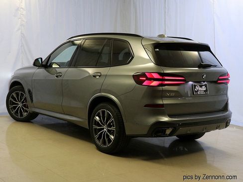 Used 2026 BMW X5 xDrive40i w/ M Sport Package image 9