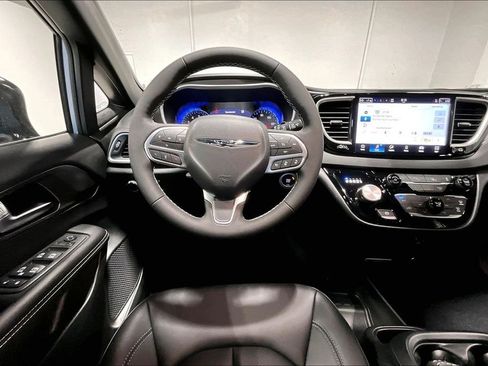 New 2026 Chrysler Voyager LX image 12