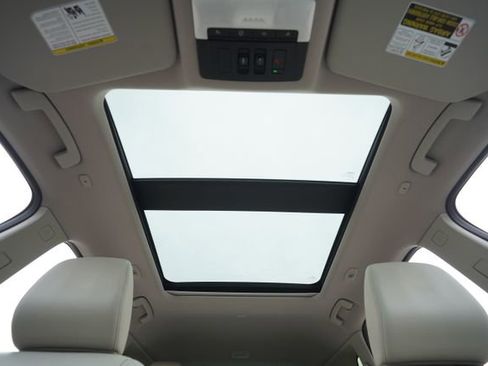 Used 2023 Nissan Rogue SL image 12