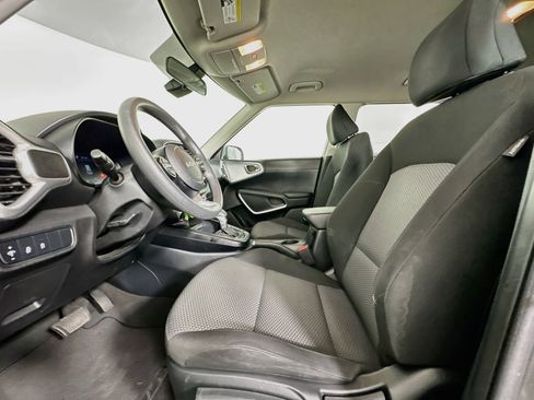 Used 2024 Kia Soul LX w/ Option Group 015 FWD image 13