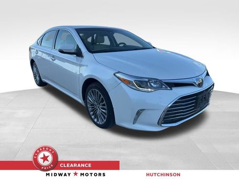 Used 2016 Toyota Avalon Limited w/ Toyota Safety Sense Package FWD image 1