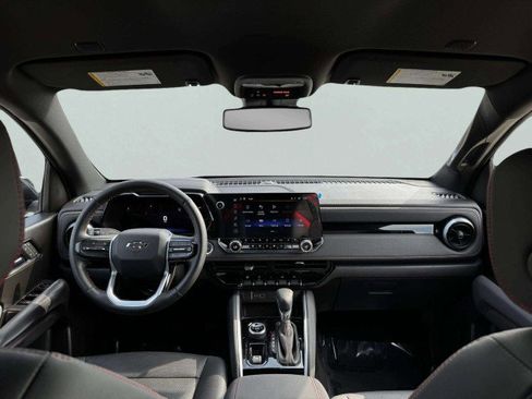 Used 2025 Chevrolet Colorado Z71 w/ Z71 Convenience Package 2 image 23