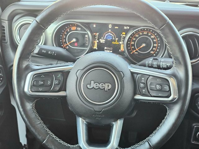 Used 2021 Jeep Wrangler Unlimited Sahara AWD/4WD image 32