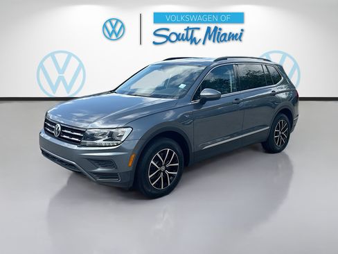 Used 2021 Volkswagen Tiguan SE w/ Panoramic Sunroof Package FWD image 3