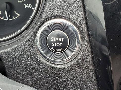 Used 2019 Nissan Rogue SV image 20