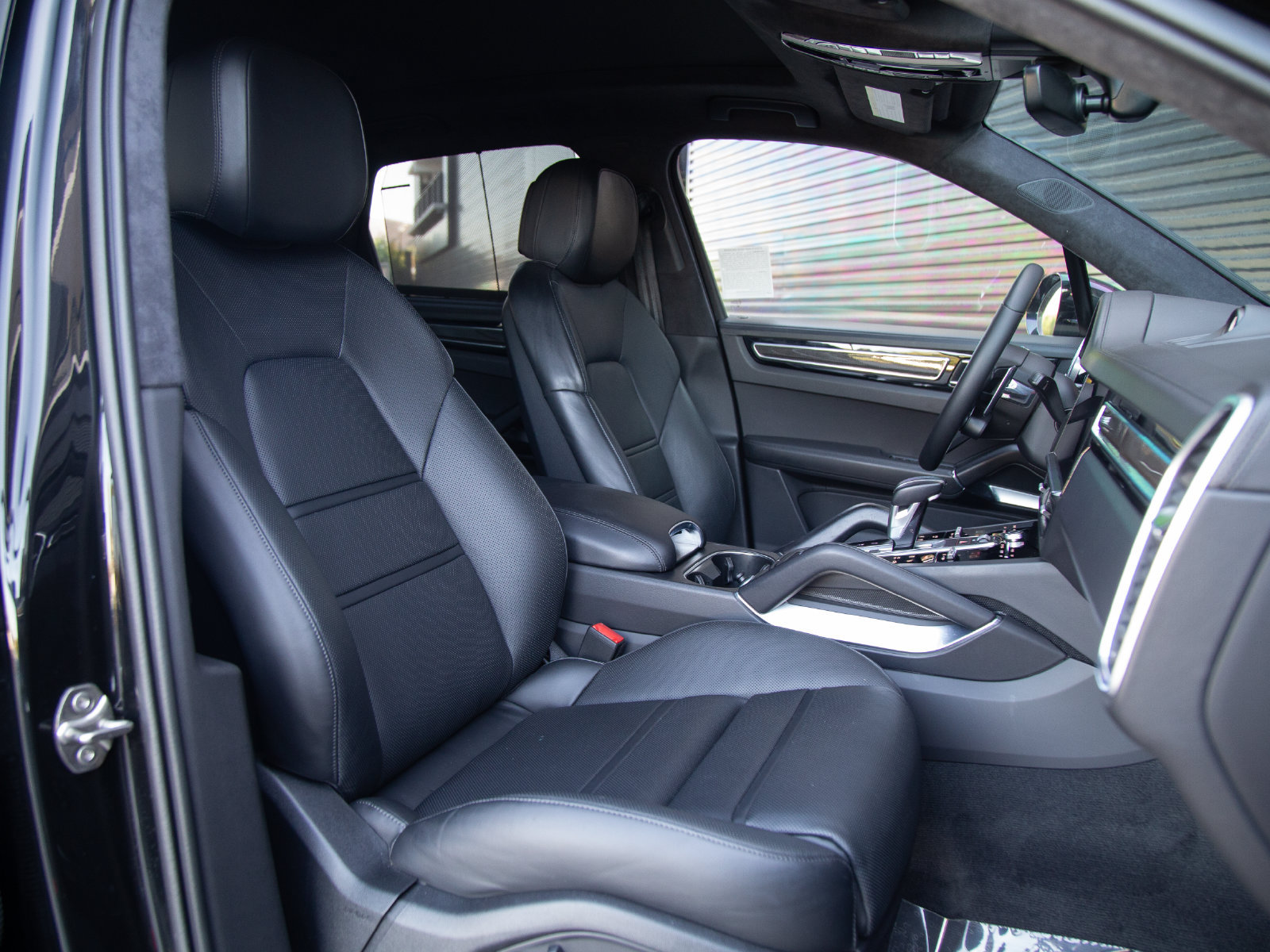 Certified 2023 Porsche Cayenne Turbo AWD/4WD image 26