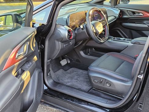 Used 2024 Chevrolet Equinox EV RS FWD image 21