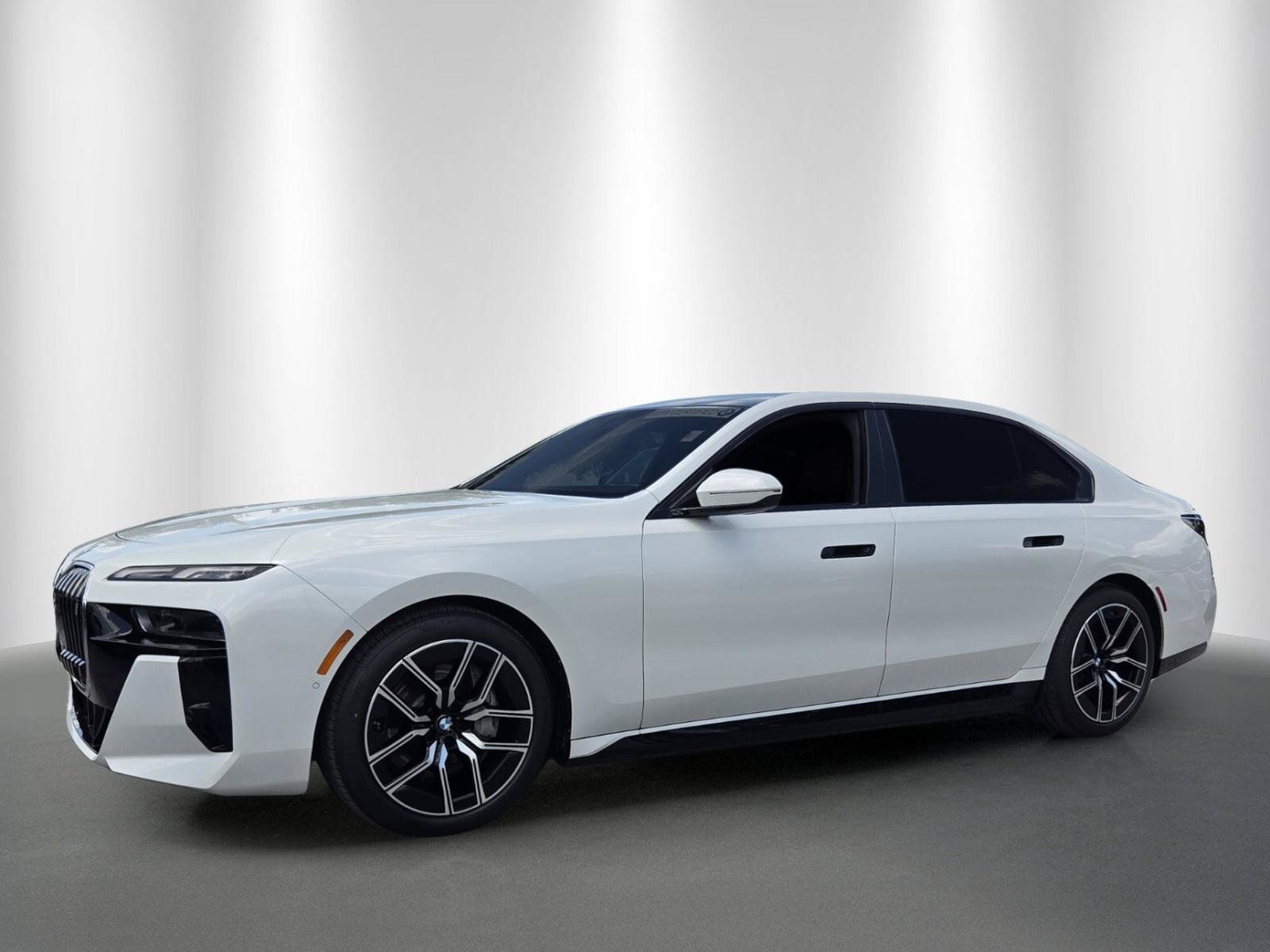Certified 2025 BMW i7 xDrive60 AWD/4WD image 3