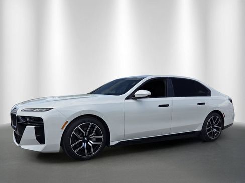 Certified 2025 BMW i7 xDrive60 AWD/4WD image 3