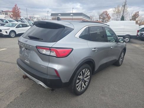 Used 2021 Ford Escape Titanium w/ Class II Trailer Tow Package image 3