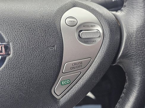 Used 2016 Nissan Leaf SV image 30