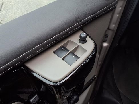 Used 2020 GMC Savana 2500 w/ Enhanced Convenience Package image 24