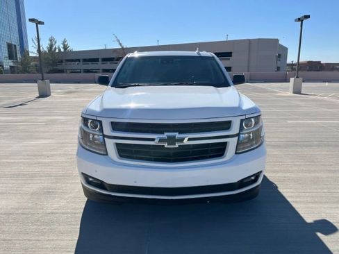 Used 2020 Chevrolet Suburban LT image 2