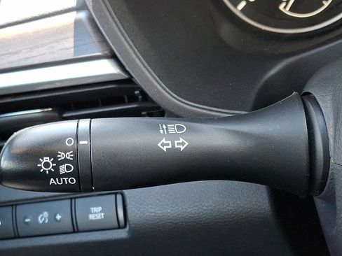 Used 2025 Nissan Altima 2.5 SV FWD image 24