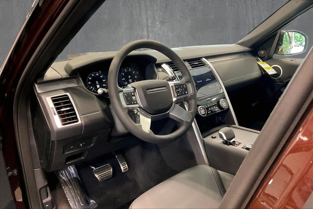 New 2026 Land Rover Discovery Limited Edition AWD/4WD image 8
