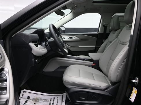 New 2026 Ford Explorer Active w/ Active Comfort Package image 24