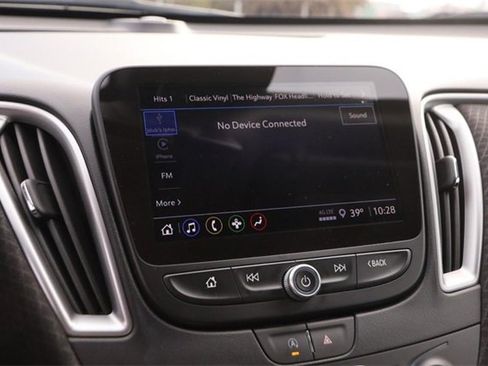 Used 2024 Chevrolet Malibu LT image 18