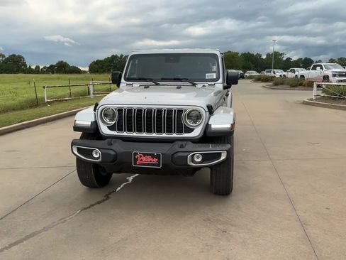 Used 2024 Jeep Wrangler Sahara w/ Technology Group image 7