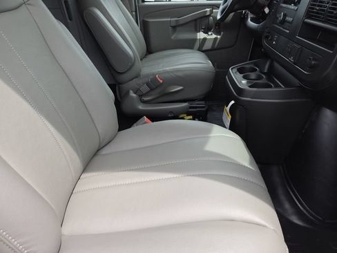 New 2026 GMC Savana 3500 w/ Driver Convenience Package RWD image 22