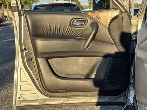 Used 2023 Nissan Armada SL w/ Captain's Chairs Package image 23