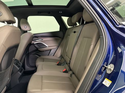Certified 2025 Audi Q5 Premium w/ Convenience Package AWD/4WD image 23