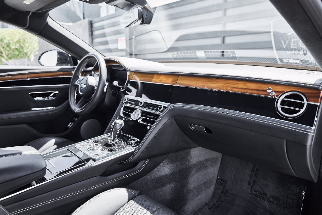 Used 2024 Bentley Flying Spur V8 AWD/4WD image 42