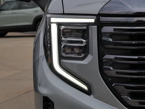 Used 2023 GMC Sierra 1500 Denali Ultimate AWD/4WD image 12