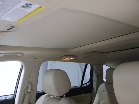 Used 2019 Lincoln MKT AWD image 12