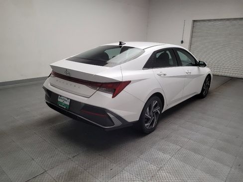 Used 2025 Hyundai Elantra SEL FWD image 9