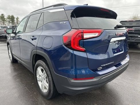 Used 2023 GMC Terrain SLE w/ Driver Convenience Package AWD/4WD image 4