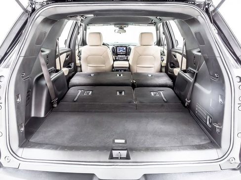 Used 2023 Chevrolet Traverse LS w/ Safety Package FWD image 38