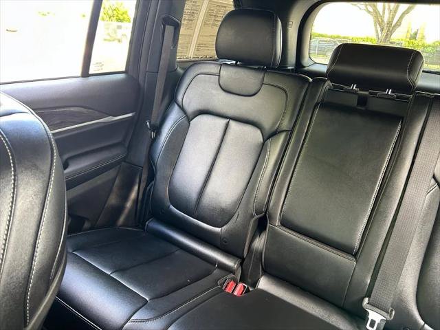 Certified 2025 Jeep Grand Cherokee Limited RWD image 13