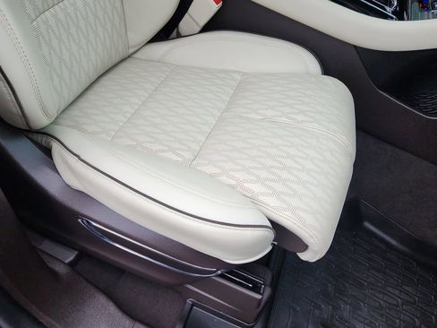 Used 2020 Lincoln Aviator Black Label Grand Touring w/ Class IV Trailer Tow Package image 14