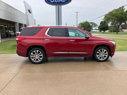 Used 2019 Chevrolet Traverse Premier w/ LPO, 'HIT The Road' Package AWD/4WD image 8