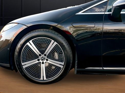 Used 2023 Mercedes-Benz EQS 450+ 4MATIC Sedan image 4