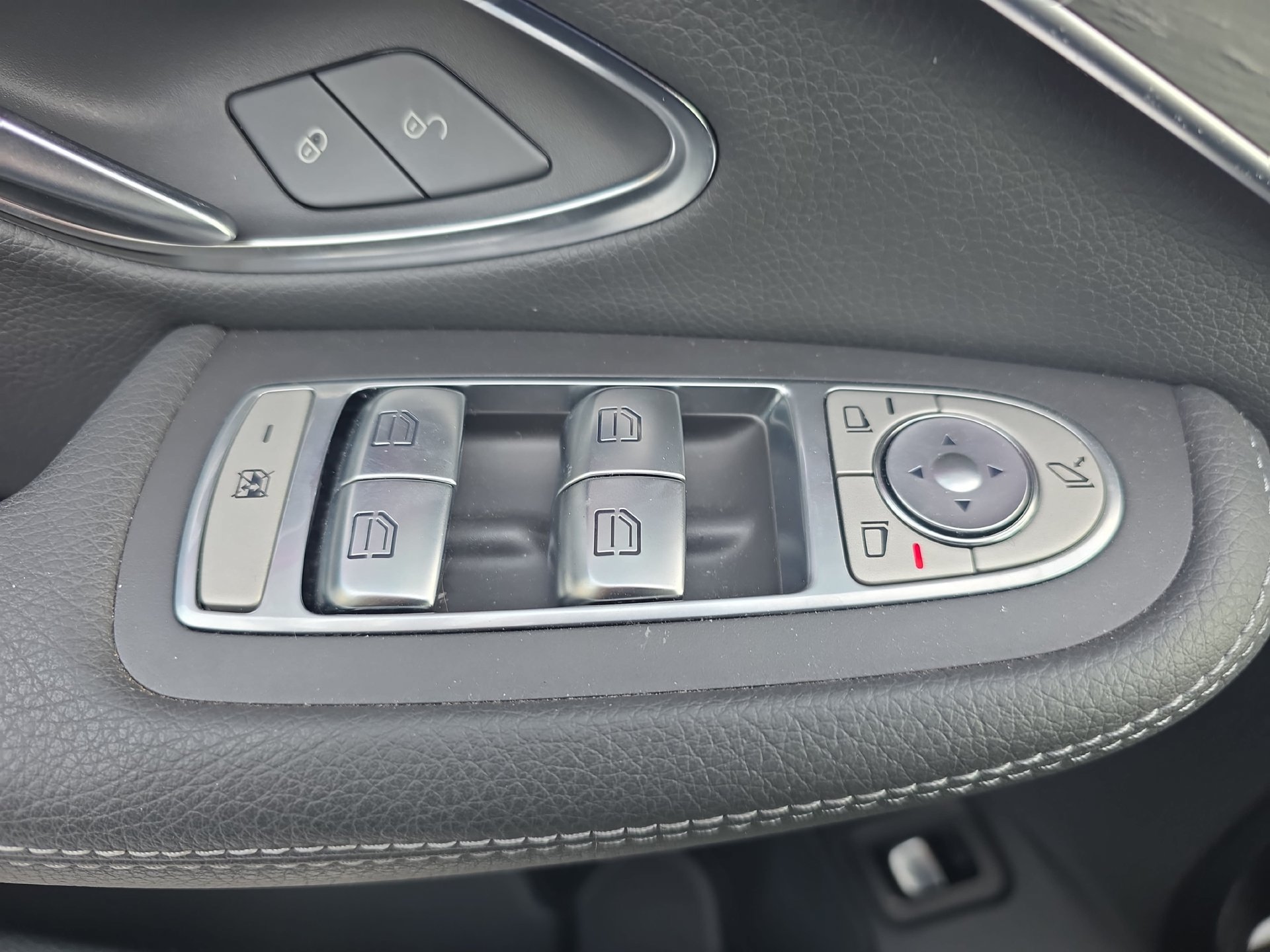 Certified 2020 Mercedes-Benz C 300 4MATIC Sedan image 27