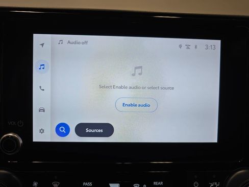 Certified 2024 Toyota Highlander XLE image 25