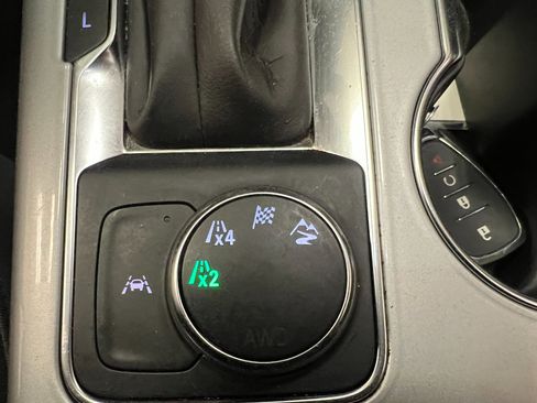 Used 2025 Chevrolet Blazer LT image 47