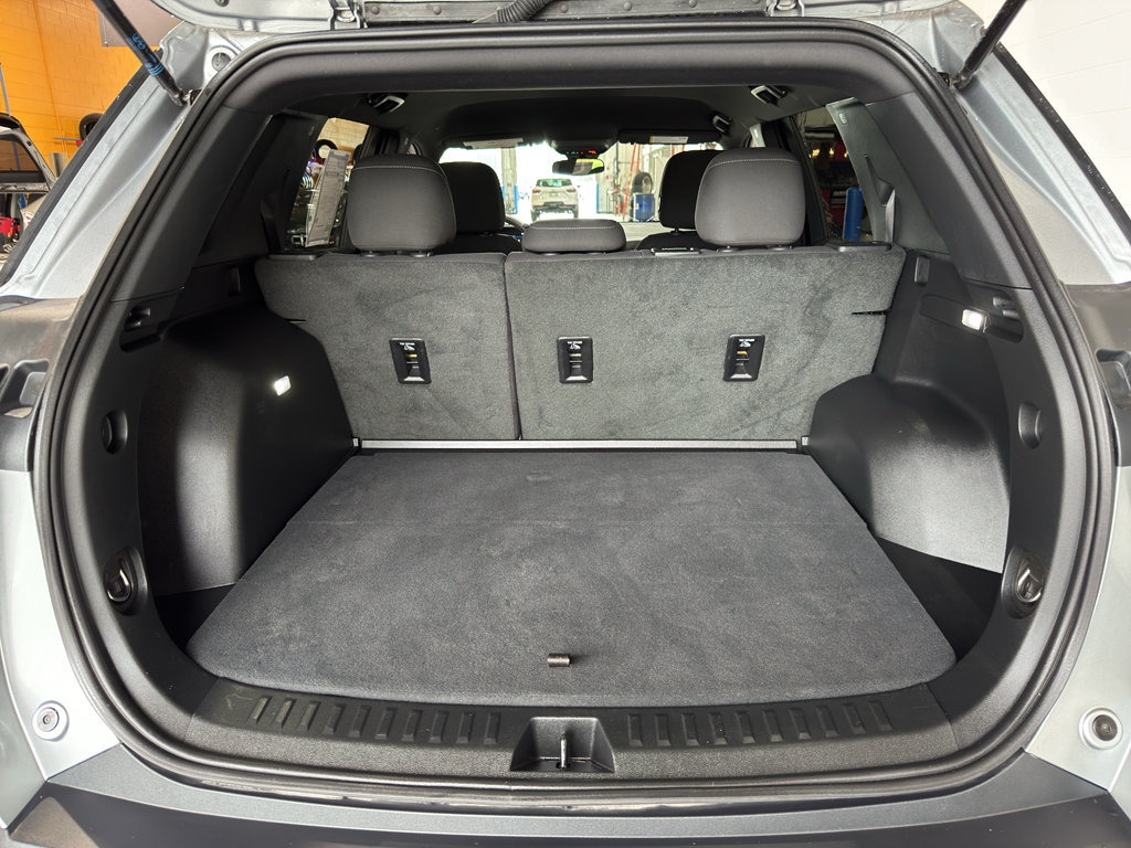 Used 2026 Chevrolet Equinox LT AWD/4WD image 19
