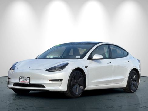 Used 2021 Tesla Model 3 Standard Range Plus image 8
