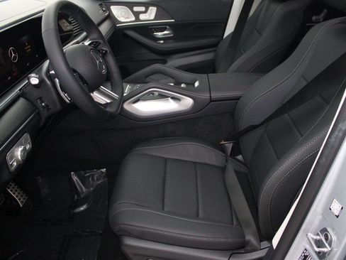 Used 2026 Mercedes-Benz GLS 450 4MATIC image 5