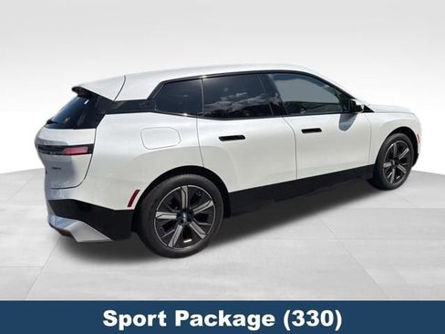 Used 2024 BMW iX xDrive50 w/ Sport Package AWD/4WD image 6