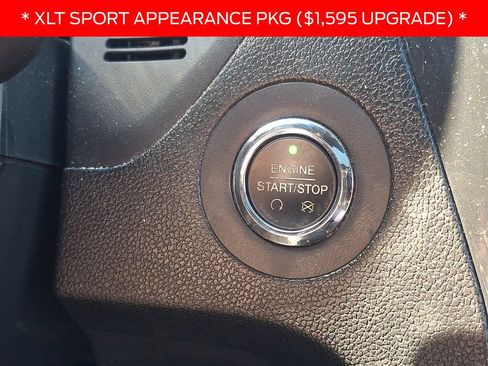 Used 2017 Ford Explorer XLT w/ Equipment Group 202A AWD/4WD image 26
