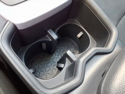 Used 2022 Toyota RAV4 LE image 40