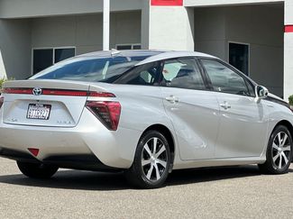 Used 2020 Toyota Mirai FWD video 2