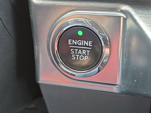 Used 2022 Ford F150 Lariat AWD/4WD image 5
