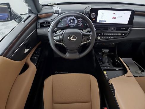 Used 2025 Lexus ES 300h w/ Premium Package image 12