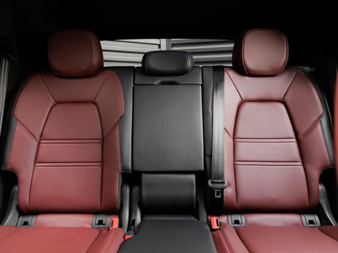 Certified 2025 Porsche Cayenne E-Hybrid AWD/4WD image 29