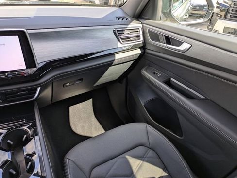 Used 2026 Volkswagen Atlas Cross Sport SE FWD image 18